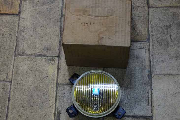 Verstraler Vw Golf 1 geel Hella