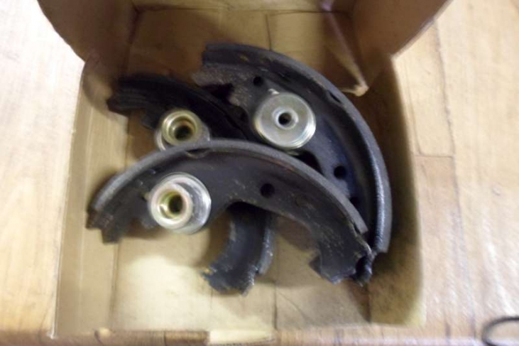 Remschoenen achteraan Fiat 127